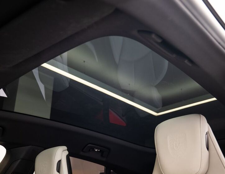 Porsche Taycan 16