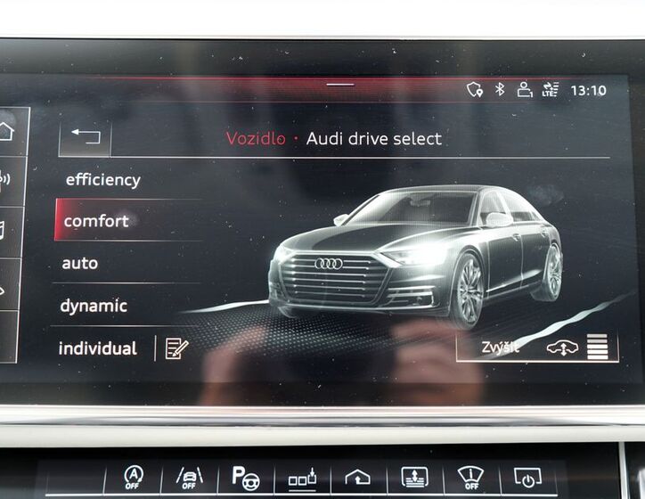 Audi A8 44