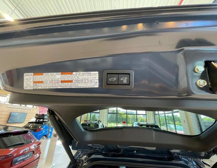 Toyota Corolla Cross 12