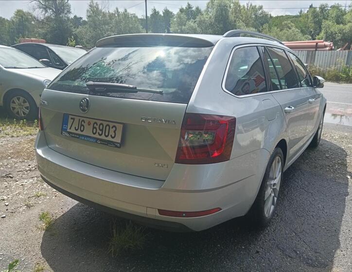 Škoda Octavia 12