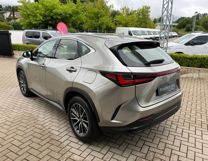 Lexus NX 350h 4
