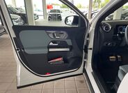 Mercedes-Benz GLA 9