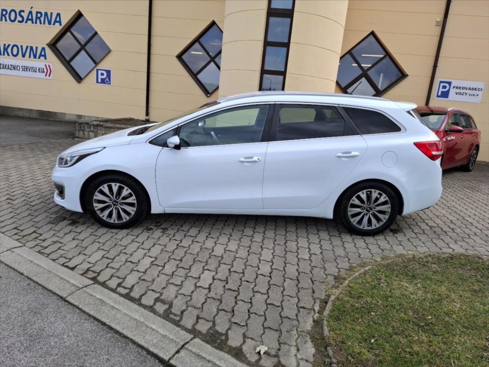 KIA Ceed 4