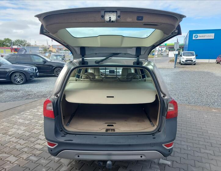 Volvo XC70 13