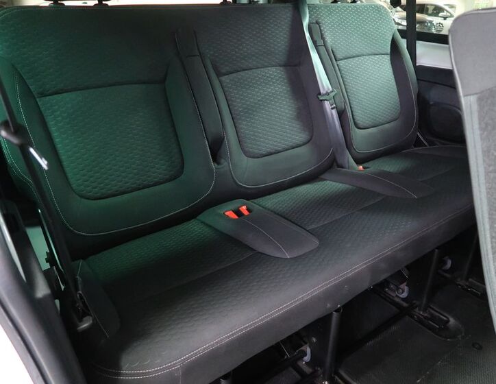 Opel Vivaro 11