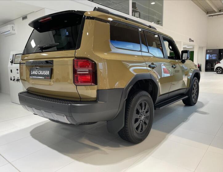 Toyota Land Cruiser 5