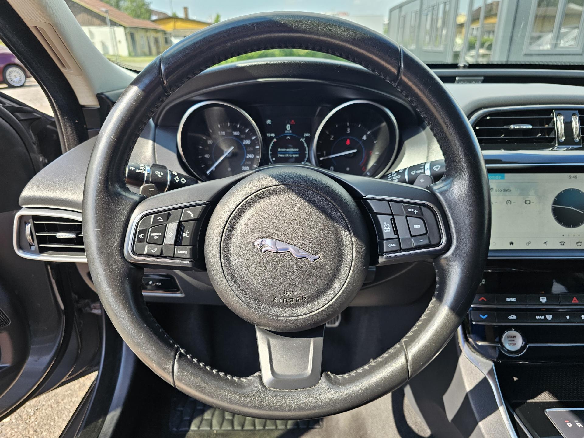 Jaguar XE