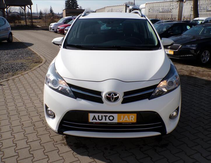 Toyota Verso 2