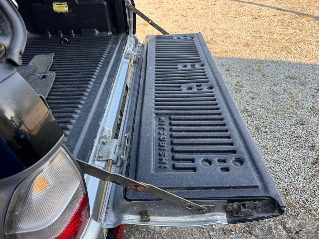 Mitsubishi L200