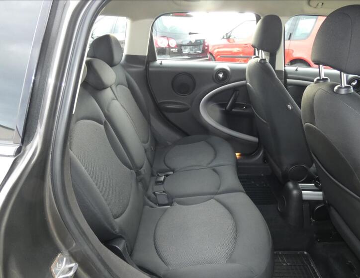 Mini Countryman 11