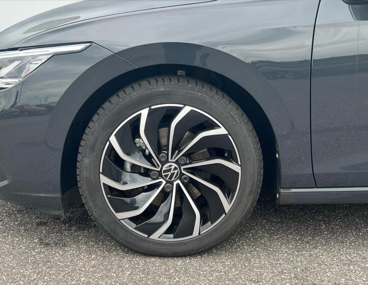 Volkswagen Golf 12