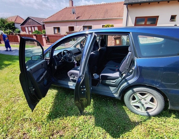 Honda Stream 9