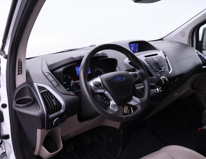 Ford Tourneo Custom 28