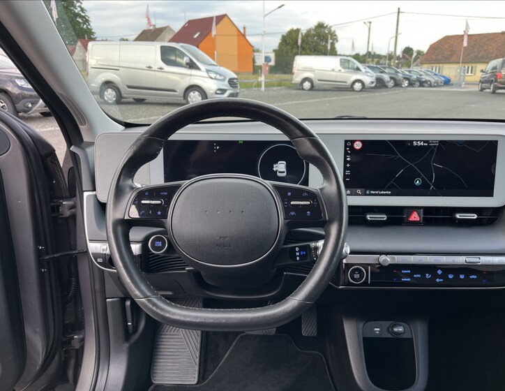 Hyundai IONIQ 27