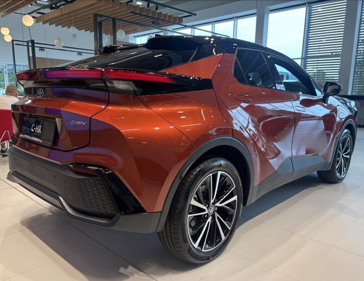 Toyota C-HR 5