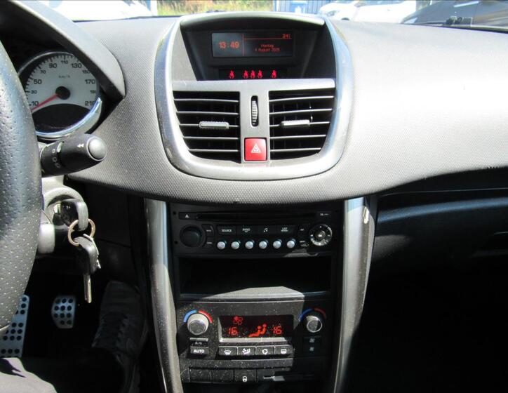 Peugeot 207 15