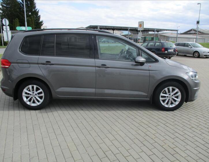 Volkswagen Touran 5