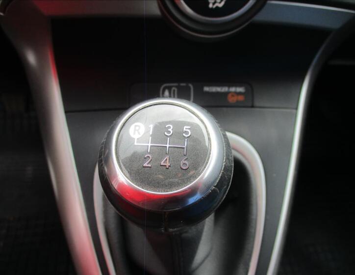 Toyota Verso 18