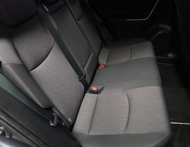 Toyota RAV4 13