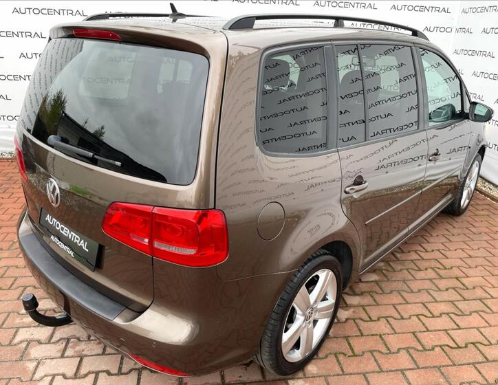 Volkswagen Touran 8