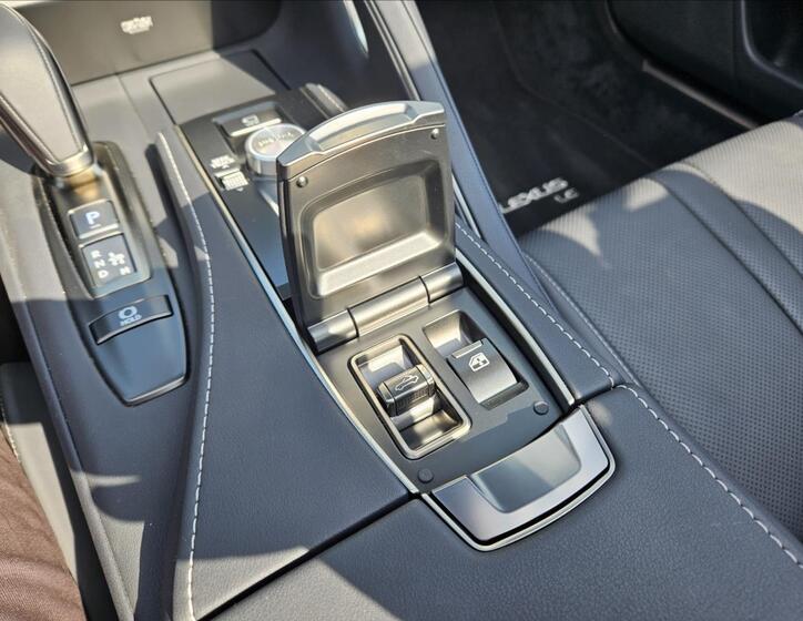 Lexus LC 500 17