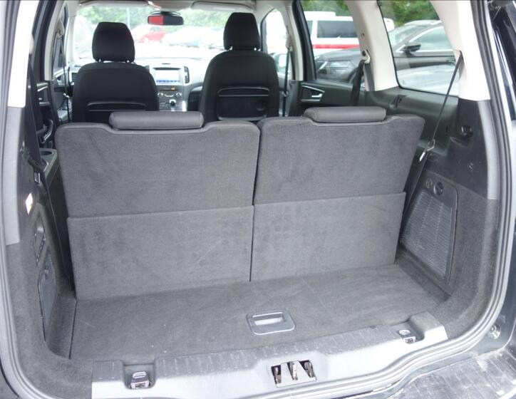 Ford Galaxy 19