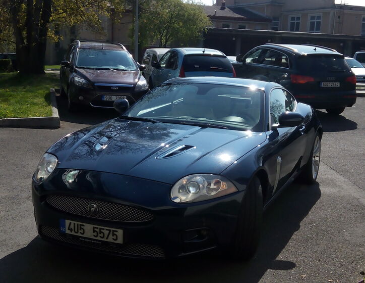Jaguar XKR 3