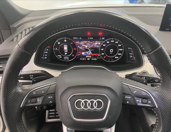 Audi Q7 21