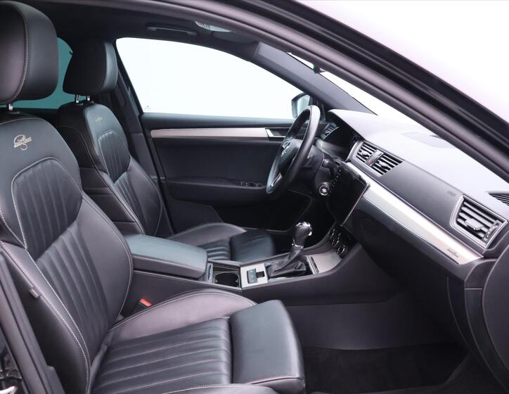 Škoda Superb 12
