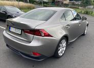 Lexus IS 300h 4