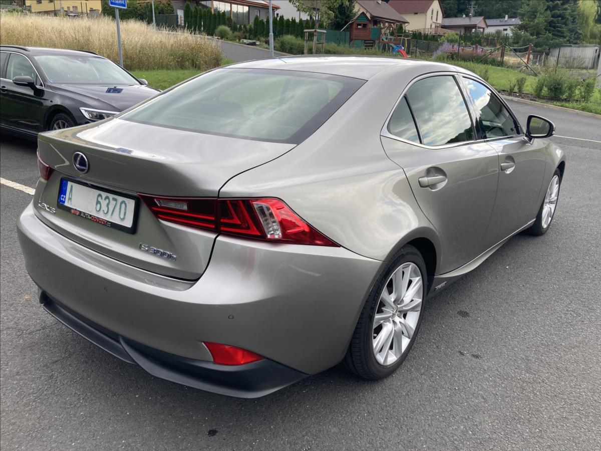 Lexus IS 300h