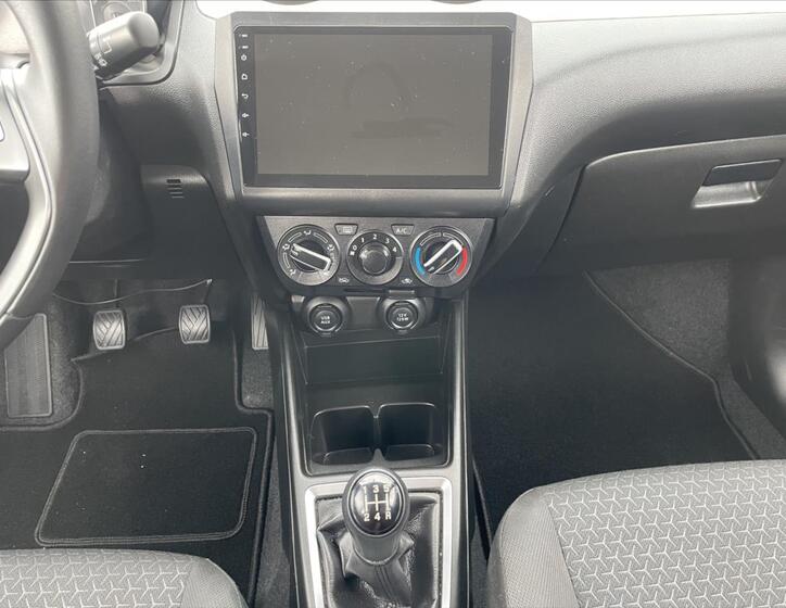 Suzuki Swift 18