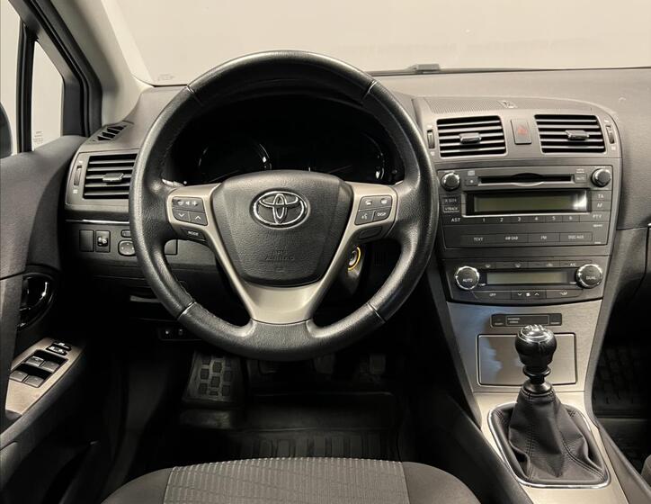 Toyota Avensis 5