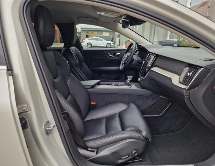 Volvo V60 14