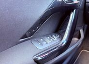 Peugeot 208 12