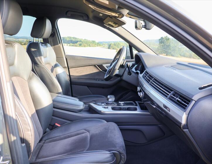 Audi Q7 15