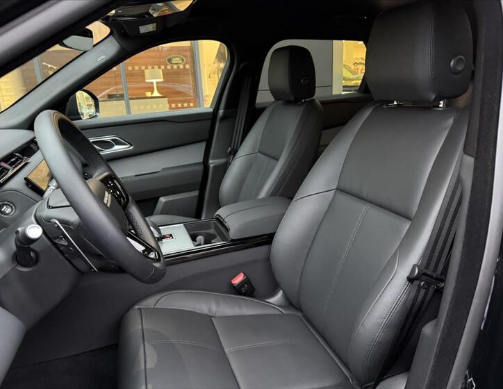 Land Rover Range Rover Velar 11