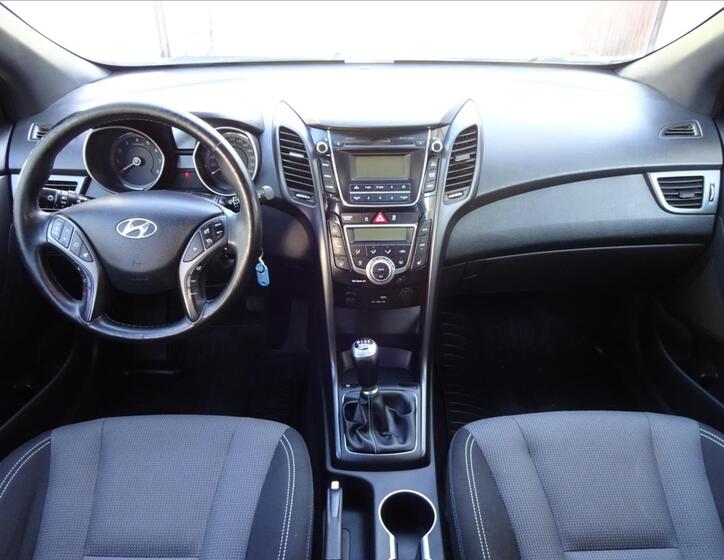 Hyundai i30 33