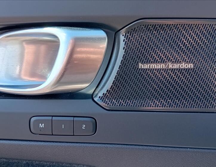 Volvo C40 16