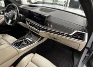 BMW X7 8