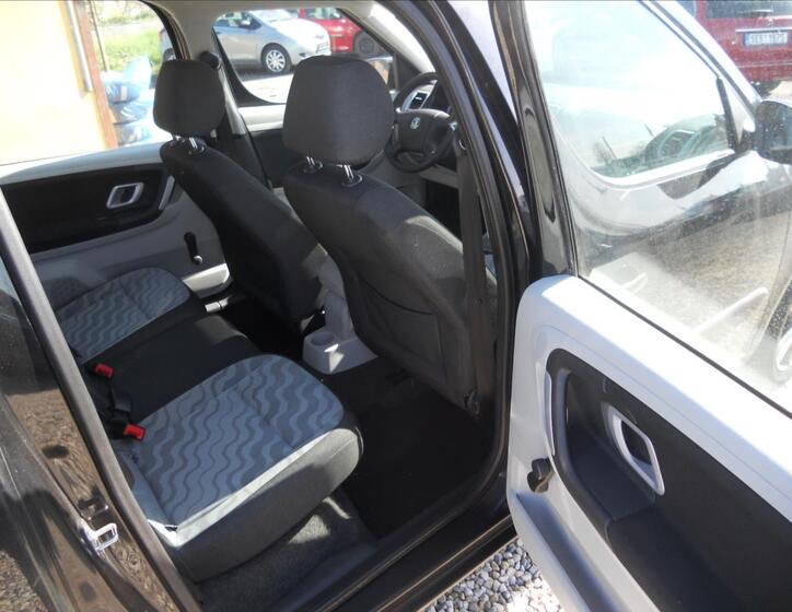 Škoda Roomster 18