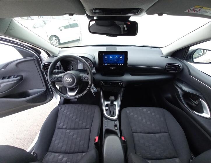 Toyota Yaris 12
