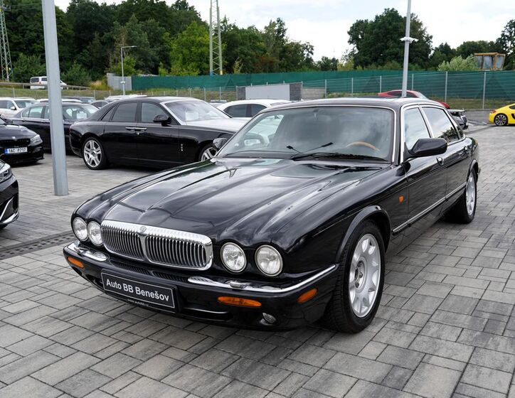 Jaguar XJR 2