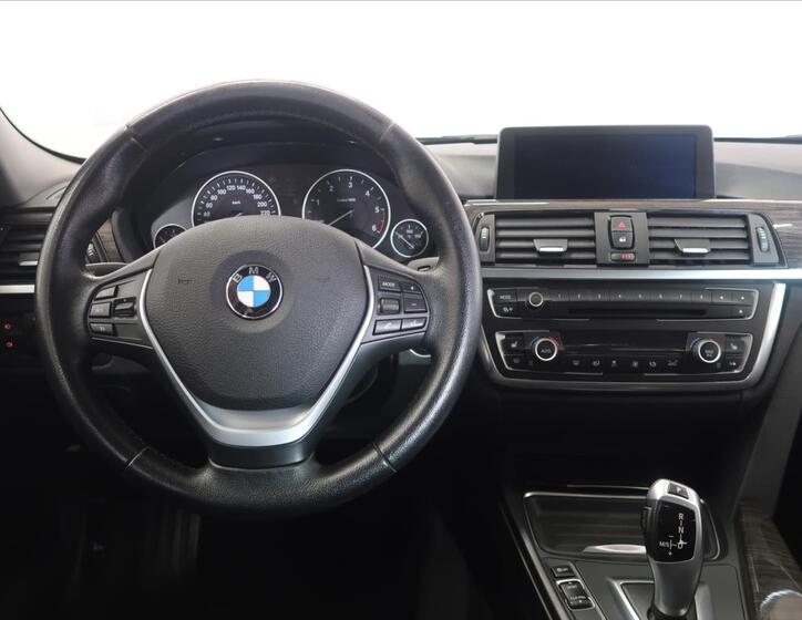 BMW Řada 3 30