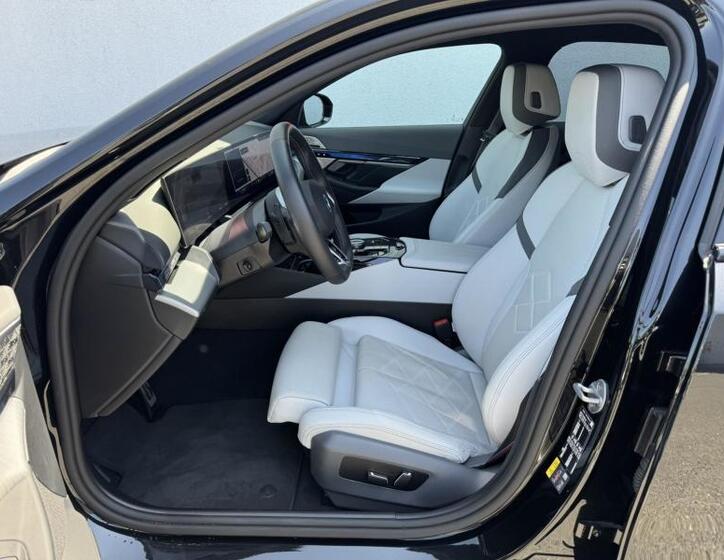 BMW i5 6