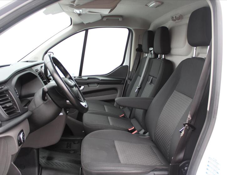 Ford Transit Custom 10