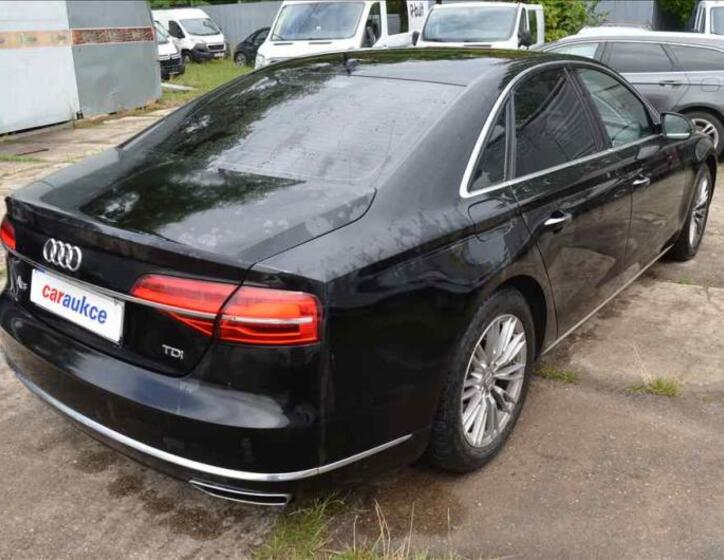 Audi A8 10