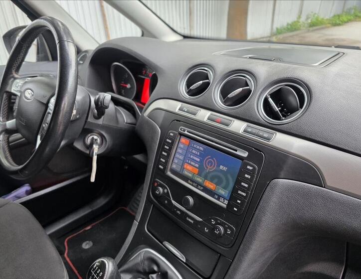 Ford Galaxy 28