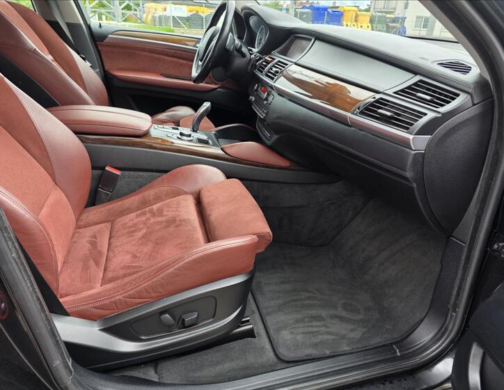 BMW X6 29