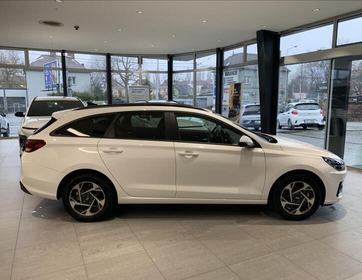 Hyundai i30 4